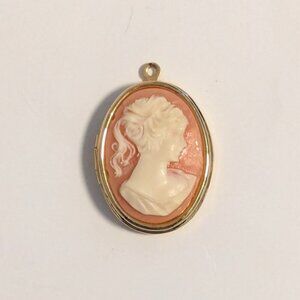 Victorian Cameo Locket Vintage Necklace Pendant Shell‎ Ivory Ornate Gold Oval